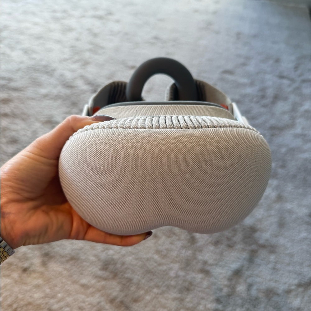 Apple Vision Pro in new condition